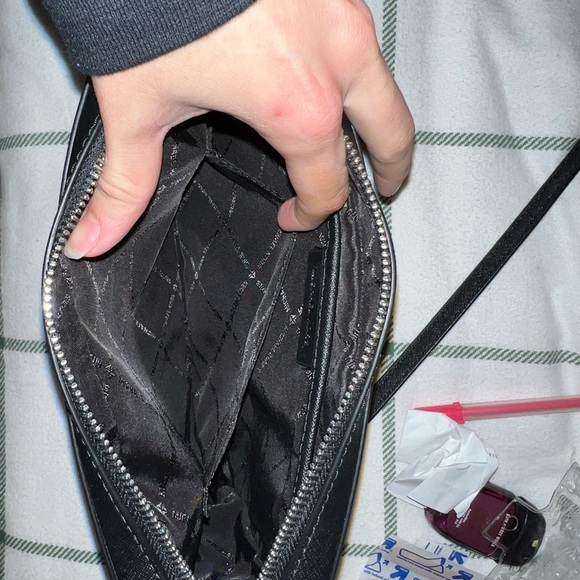 michael kors purse - Picture 2 of 4